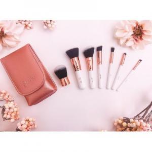 She-Iss Travel Brush Set